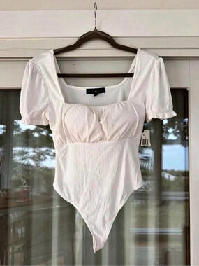 Derek Heart White Ribbed Short Sleeve Bodysuit Size Small NWT